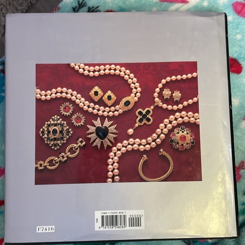 Joan Rivers Jewelry Collection book - Picture 2 of 10
